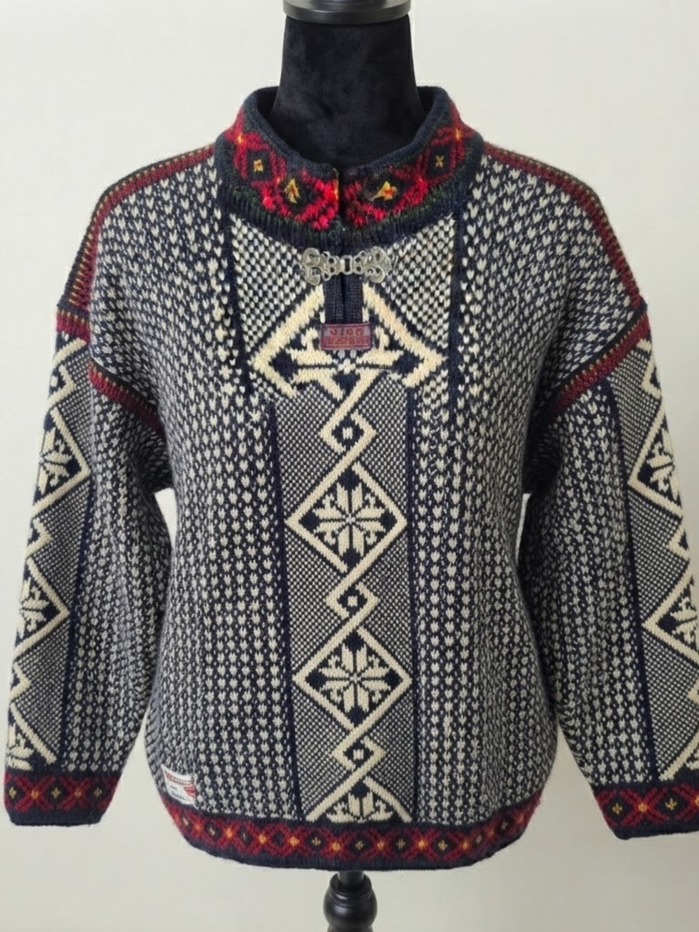 Vintage Nordstrikk Norwegian Wool Sweater Pewter Clasp Fair Isle Nordic Jumper M